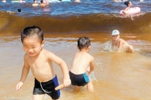 Algal Bloom Spans Large Part of Shenzhen Coast