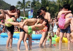 Kissing Contest