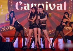 Crazy Scenes from Chinese Corporate Year-end Party