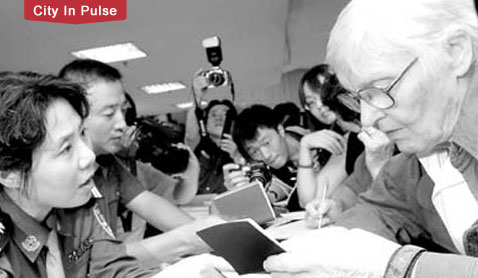Foreign Workers Switching Companies Must Update Their Residence Permit