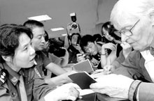 Foreign Workers Switching Companies Must Update Their Residence Permit