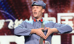 Foreigner Sings Revolutionary Songs on China’s Talent Show