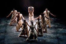 'Vertical Road' Dance by Akram Khan Staged in Hangzhou May 16th