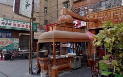 Like Desert Roses: A Guide to Urumqi’s Cafes 
