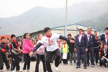 Wu Jing entertains the locals