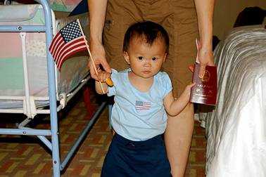 Chinese baby gets visa to go abroad
