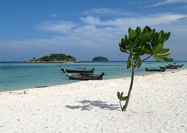 Thai beach vacation passport problem