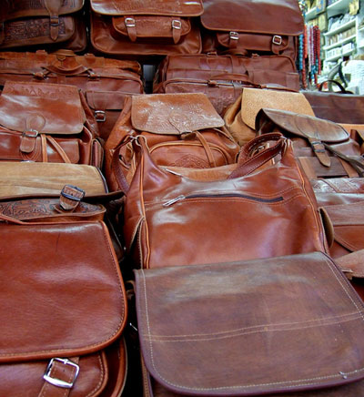 Go Crazy for Leather: Guangzhou’s Sanyuanli Market |外国人网| 0