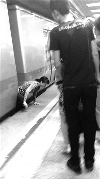 Beijing Woman Somehow Survives Subway Jump Suicide Attempt