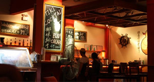 Live Music Bars in Sanya