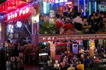 Bar-Hopping Along Guilin’s Zhengyang Pedestrian Street 