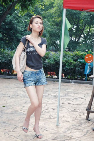 Hot girl to girl sex in Chongqing