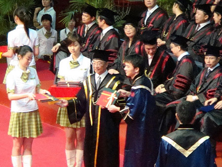 Chinese female graduate face fewer jobs