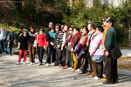 Are Chinese People all Shopaholics? Chinese Tourists Spend the Most Abroad Globally