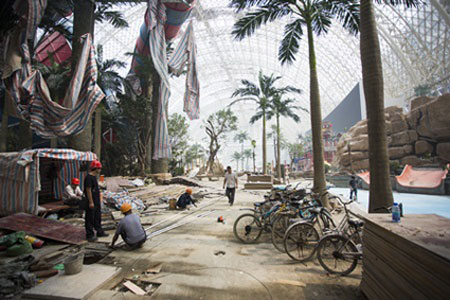 Bigger is Definitely Better: The Building of Superlatives in China