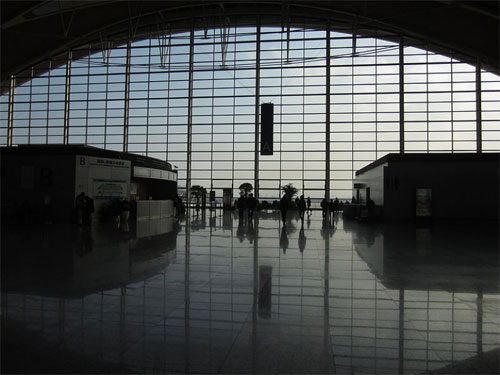 Pudong Airport COVID outbreak
