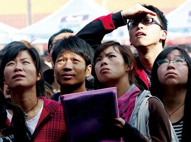 Cambridge Graduate Hides Esteemed Background During Job Search in China