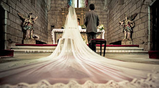 Groom Utters Name of Ex During Wedding Vows; Bride Storms Off to Court