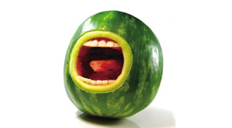 Jiangsu Man Reveals Underlying Watermelon Phobia in Office Mishap