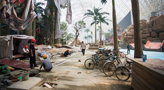 Bigger is Definitely Better: The Building of Superlatives in China