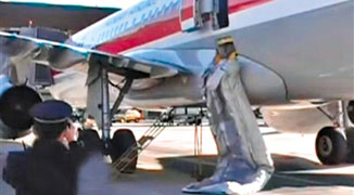 Man Opened Plane Emergency Door Because He Was Tired of Waiting 