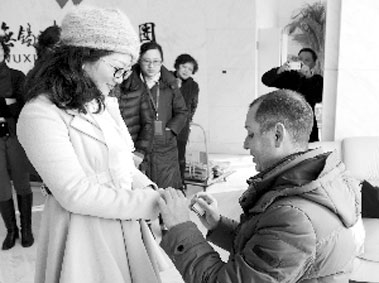 Expatiate Asks Terminally Ill Girlfriend to Marry Him