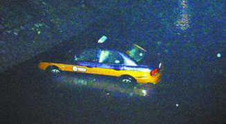 GPS Misdirects Taxi Driver Straight into River in Jiangsu