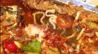 Hefei Restaurant Manager Eats Condom to Settle Customer Complaint