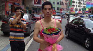 Plumber in Pink, Fluffy Lingerie ‘Romantically’ Proposes to Girlfriend