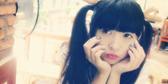 24 Year Old Girl Sets up ‘Cell Phone Girlfriend’ Business