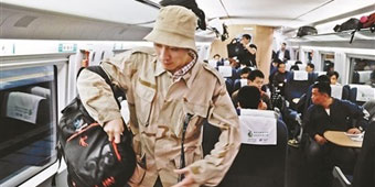 High-Speed Railway Commuter Spends Nearly 2600 RMB a Month on Transport