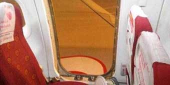 More Passengers Behaving Badly: Chongqing Passenger Opens Airplane Safety Door