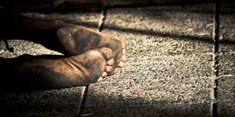 Homeless Guys try to Get to Hainan to Escape Cold: Get Sent to Dongbei