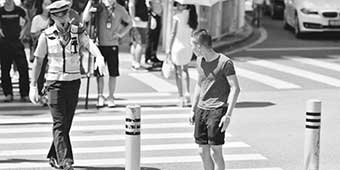New Policy Means Credit Trouble for Shenzheners Who Run Red Lights