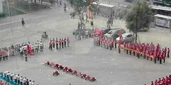 Shenyang Hot Pot Owner Makes Staff Bow to Him in Public Square