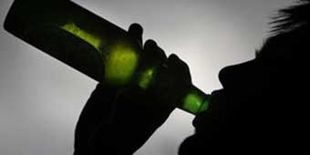 Thief Makes Himself at Home, Enjoys Red Wine and Pajamas in Empty Villa