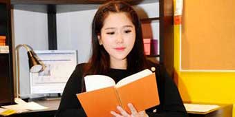 Netizens Puzzled by 100 kg Woman with Beautiful, Thin Face