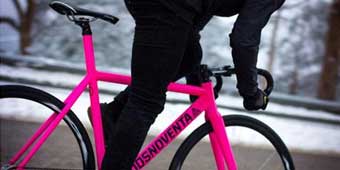 Student on Fixed Gear Bike Falls Off Cliff and Dies in Wenzhou