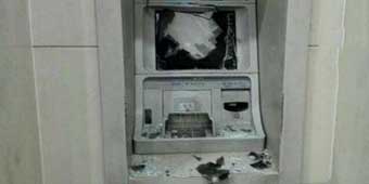 Man Smashes ATM with Hammer to Try to Pay Dowry for Girlfriend