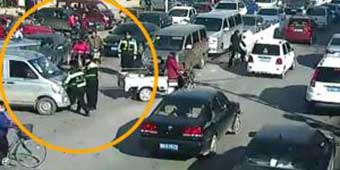 Driver Lies in Road for 30 Minutes Pretending Police Beat Him 