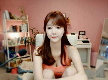 Suki Speaks: An Interview with a Chinese Webcast Star