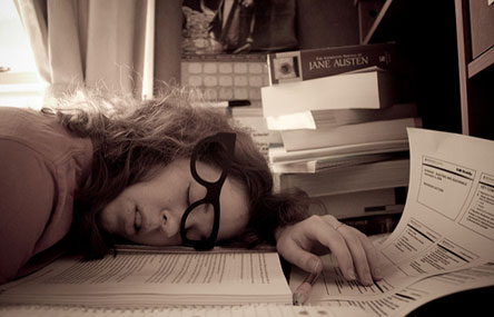 How Desk Napping in the Chinese Workplace Lead to Surgery