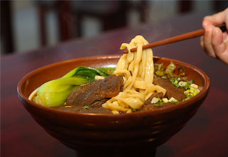 6 Tasty Dishes for China Expats on a Budget
