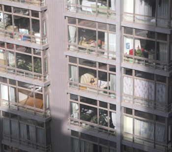 Offbeat China: Sadistic Nurses, Naked Sunbathing and more… |外国人网